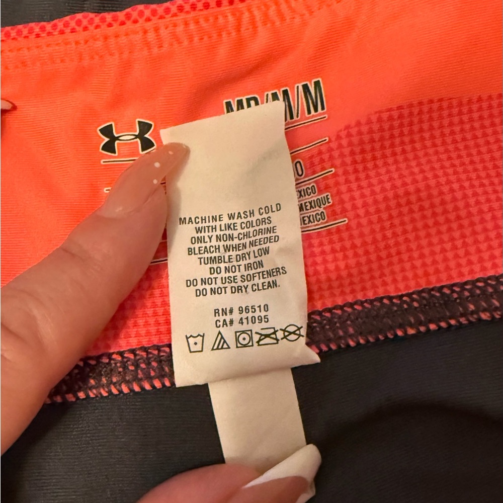 NWT Under Armour Heat Gear Fitted Capri Leggings - Gray and Orange Camouflage - Picture 8 of 10